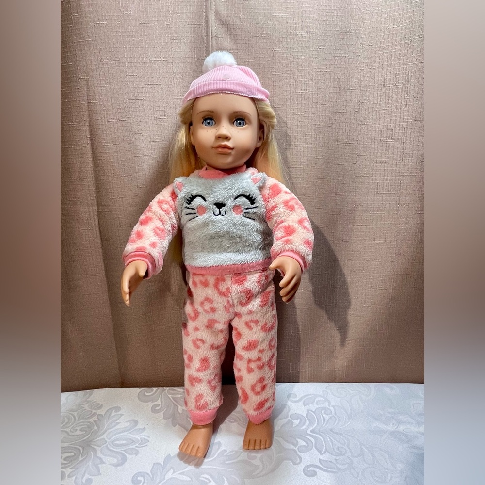 Our Generation Meagan 18-inch doll with Dog, Dog Bed, & convertible sofa bed GUC - Picture 3 of 10